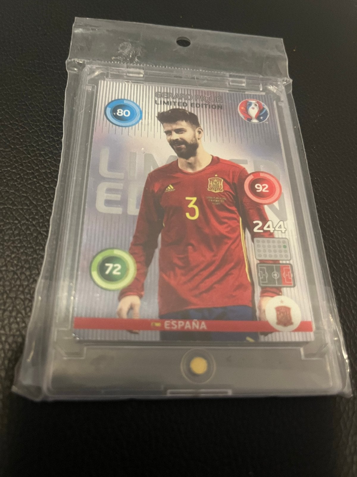 Gerard Piqué Limited Edition Panini Adrenalyn XL kaart, Verzamelen, Sportartikelen en Voetbal, Ophalen of Verzenden, Zo goed als nieuw