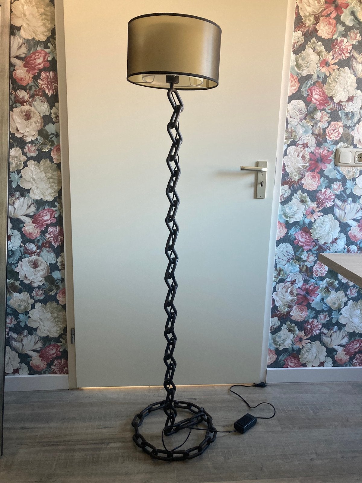 Prachtige staande lamp, VandeHeg, Huis en Inrichting, Lampen | Vloerlampen, Ophalen, 100 tot 150 cm, E27 (groot), Zo goed als nieuw