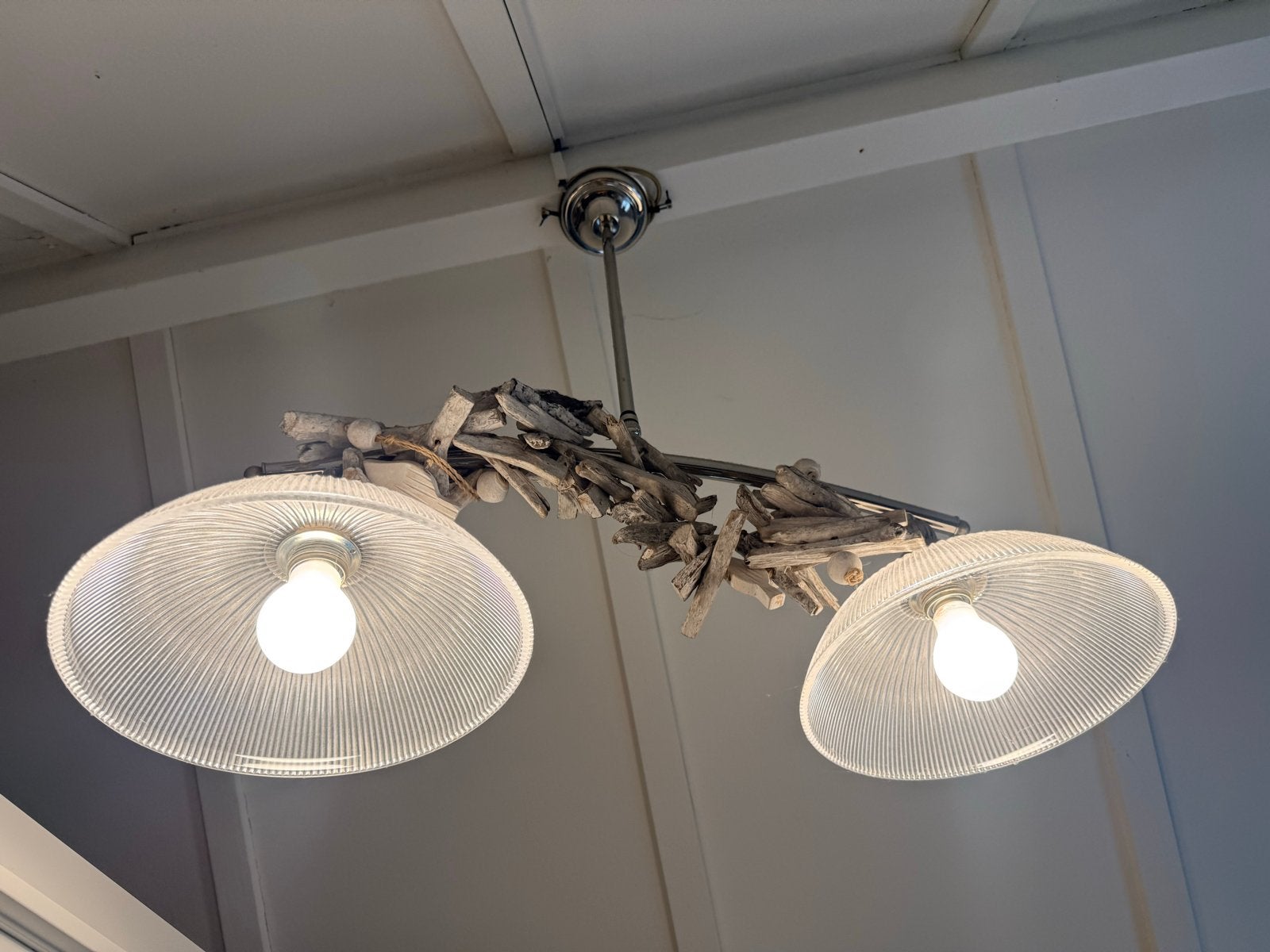 Unieke hanglamp met drijfhout en glazen kappen, Ophalen of Verzenden, Zo goed als nieuw, Glas, E27 (groot)