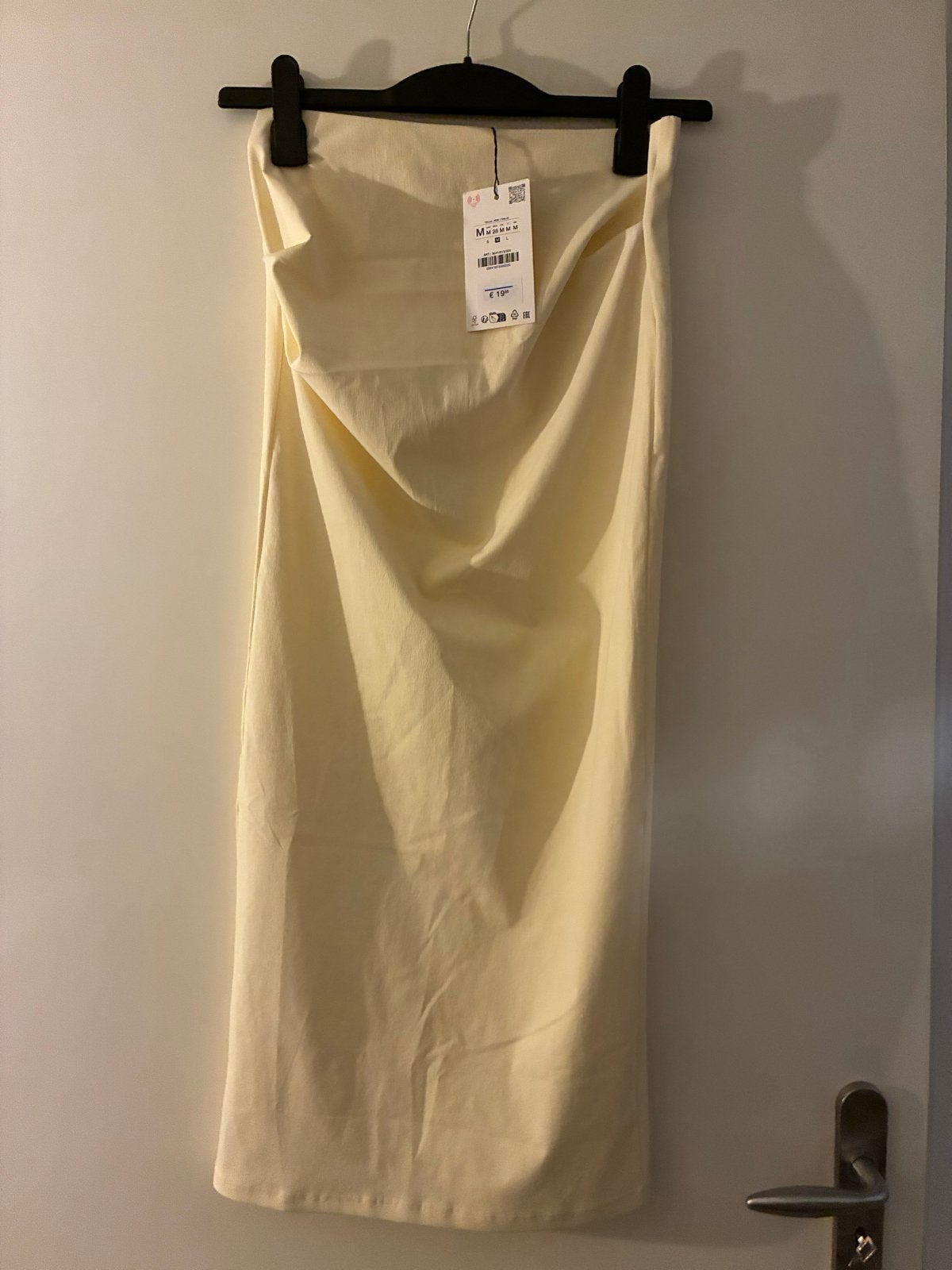 Nieuwe Zara midi rok maat M - Crème/Geel, Maat 38/40 (M), Beige, Nieuw, Ophalen of Verzenden