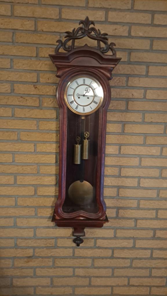 Antieke wandklok met slinger en gewichten, Ophalen of Verzenden
