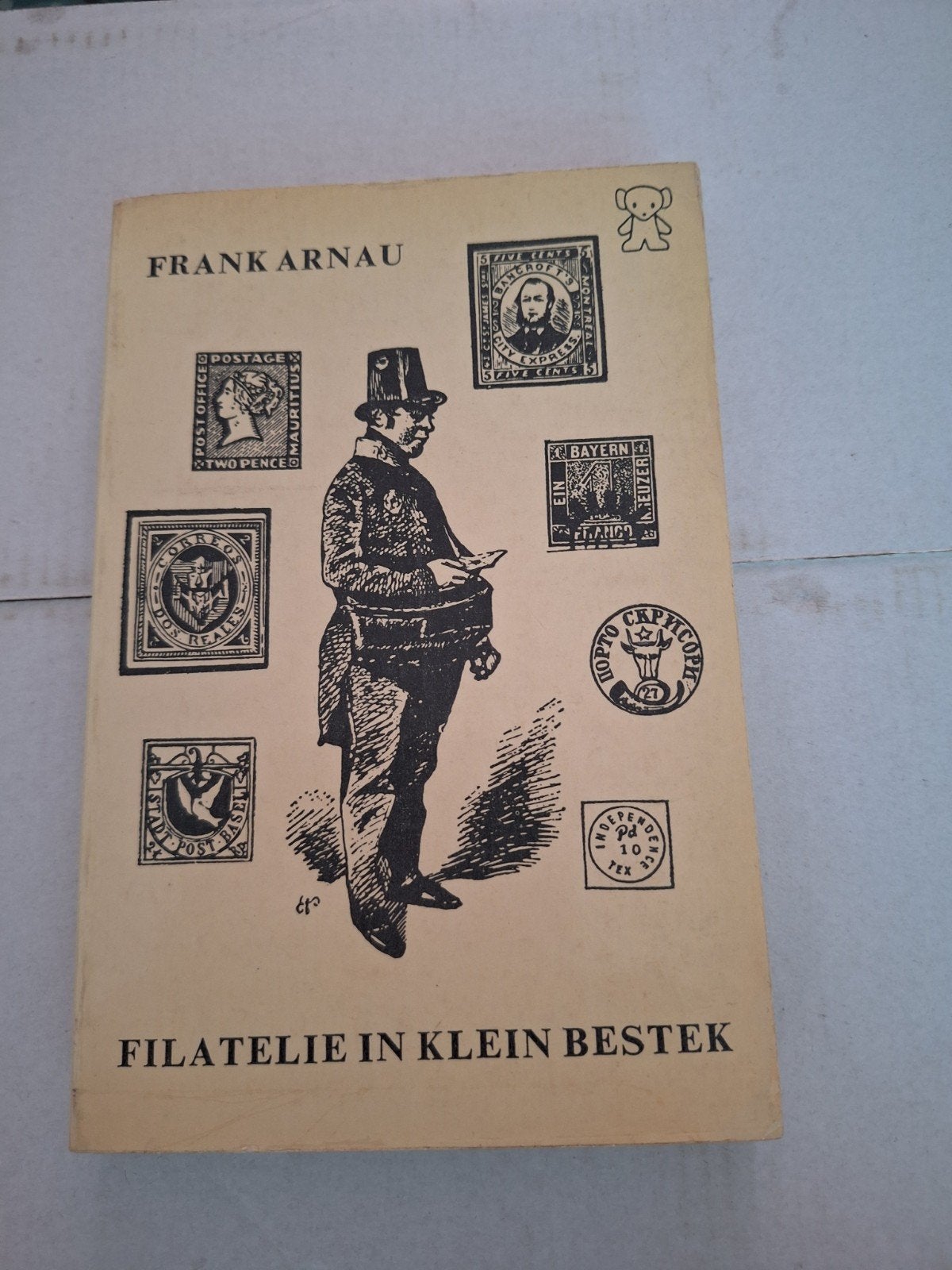 Filatelie in klein bestek - Frank Arnau (Postzegels), Boeken, Ophalen of Verzenden, Gelezen