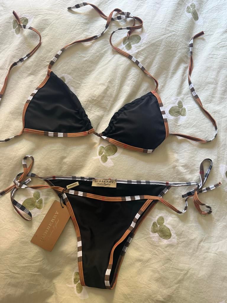 Burberry bikini maat M - Nieuw met kaartjes, Kleding | Dames, Badmode en Zwemkleding, Ophalen of Verzenden, Nieuw, Zwart, Bikini