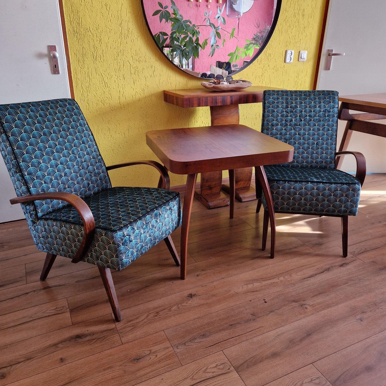 Vintage Set: 2 Gerestaureerde Fauteuils & Halabala Tafel, Ophalen