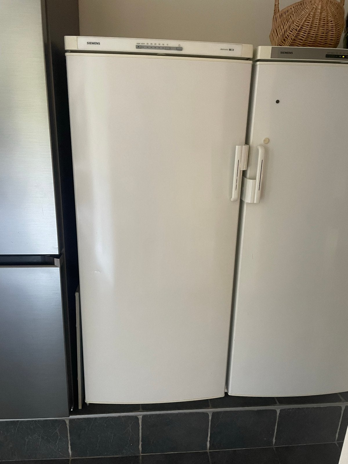 Siemens vrieskast - vriest goed, valt soms uit (elektronica), Minder dan 60 cm, 160 cm of meer, Energieklasse A of zuiniger, Niet werkend