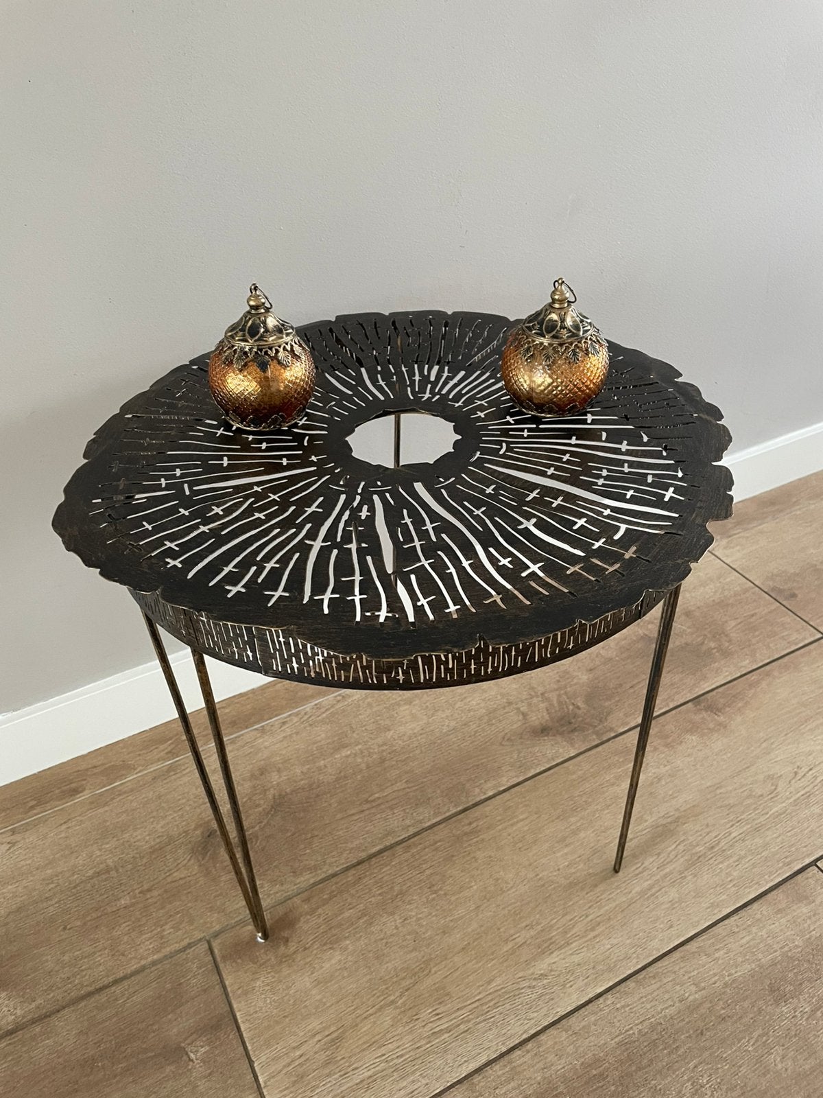 Designer tafeltje, Minder dan 55 cm, Metaal of Aluminium, Rond, Zo goed als nieuw