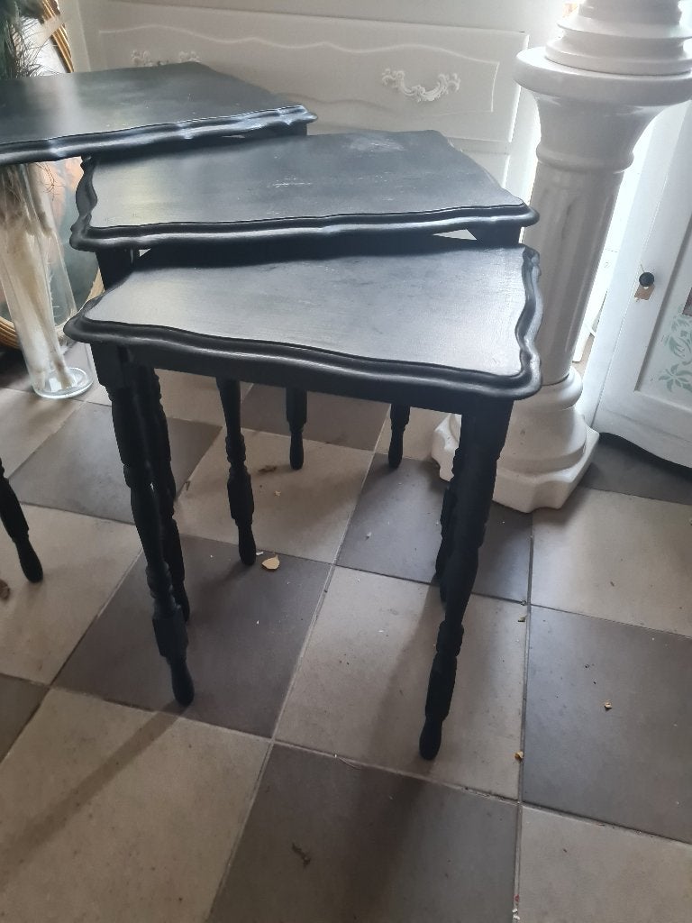 Vintage bijzettafeltjes prijs is per stuk vanaf 14,95, Ophalen of Verzenden