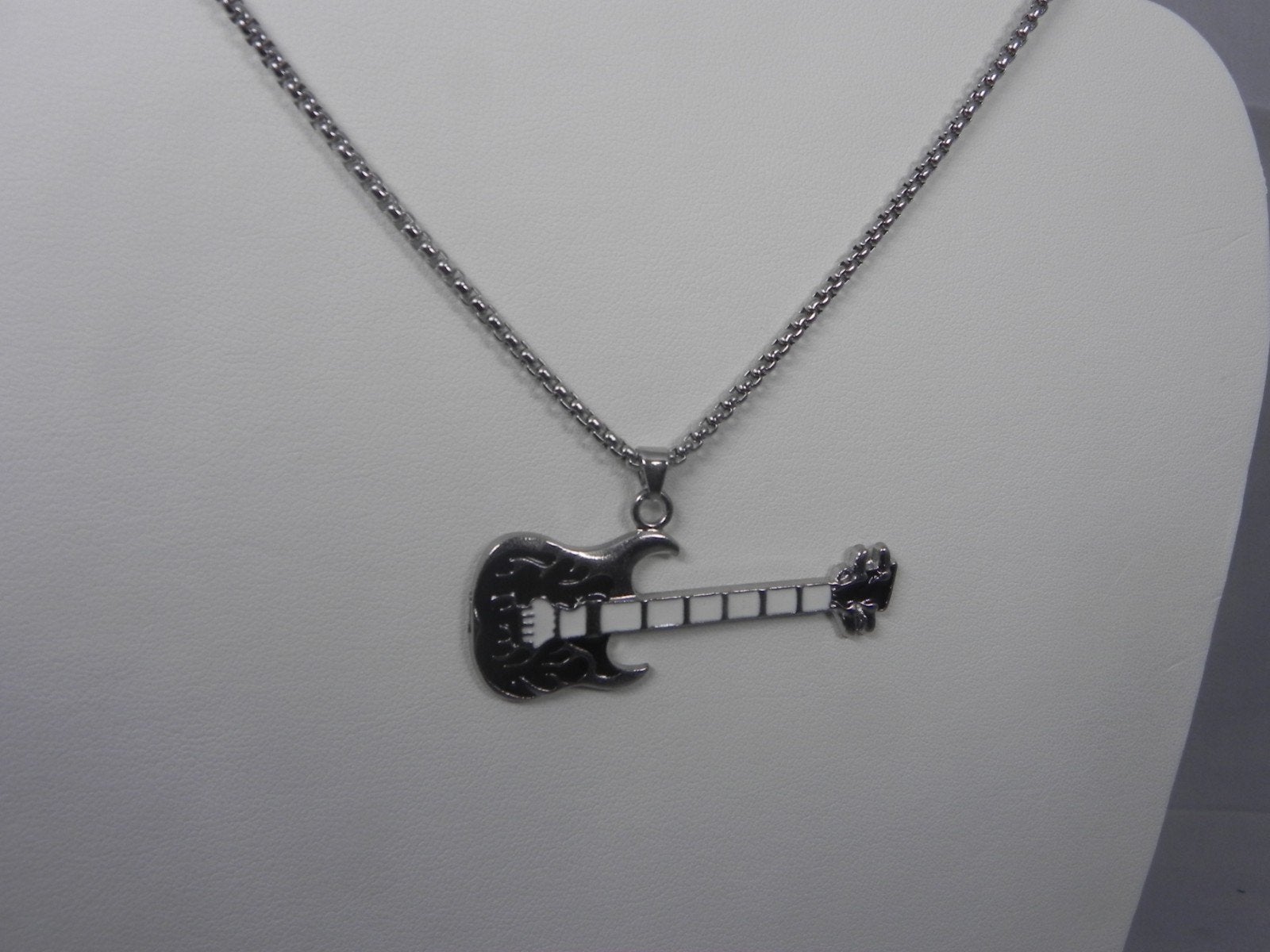 RVS ketting 60cm met "Elektrische Gitaar" hanger