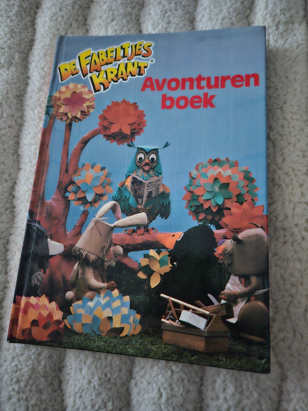 De Fabeltjeskrant Avonturenboek - Vintage Kinderboek, Ophalen of Verzenden, Gelezen, Leen Valkenier, Fictie algemeen