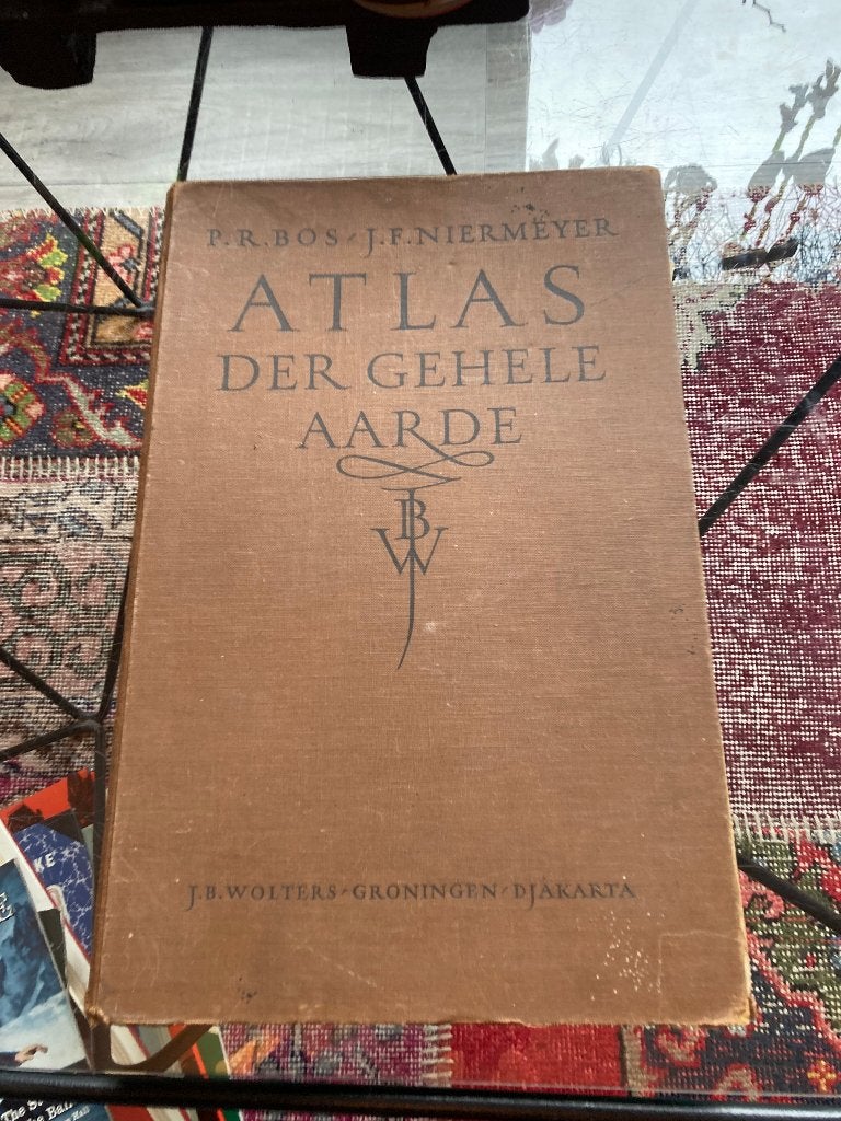 P.R. BOS J.F. Niermeyer Atlas Der Gehele Aarde Wolters boek, Gelezen, Bosatlas, Ophalen of Verzenden, 1800 tot 2000