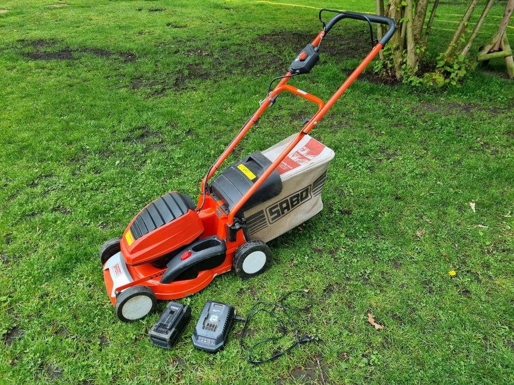 Sabo Accu Grasmaaier met Opvangbak, Accu en Lader, Sabo, Cirkelmaaier, Gebruikt, Opvangbak
