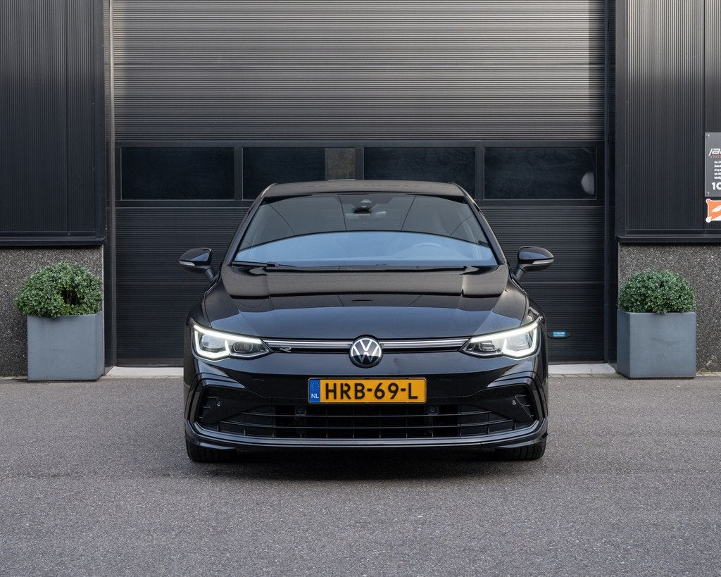 Volkswagen Golf 1.5 eTSI 2X R-Line 150PK | Pano | Keyless |, Auto's, Volkswagen, 1498 cc, 4 cilinders, Alcantara, Zwart