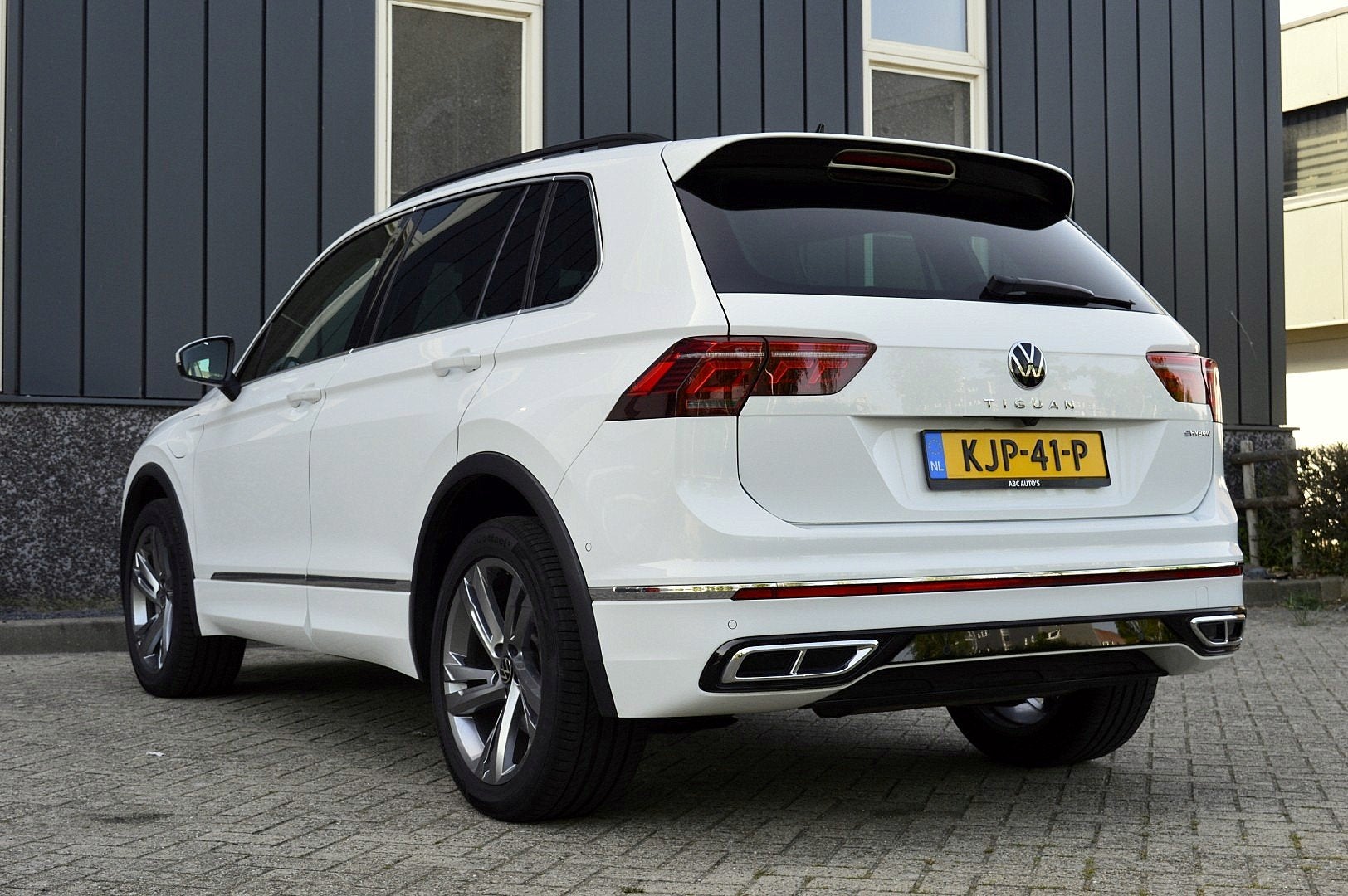 Volkswagen Tiguan 1.4 TSI eHybrid R-Line Business+ SOH 88% R, 12 maanden, Wit, Hybride Elektrisch/Benzine, SUV of Terreinwagen