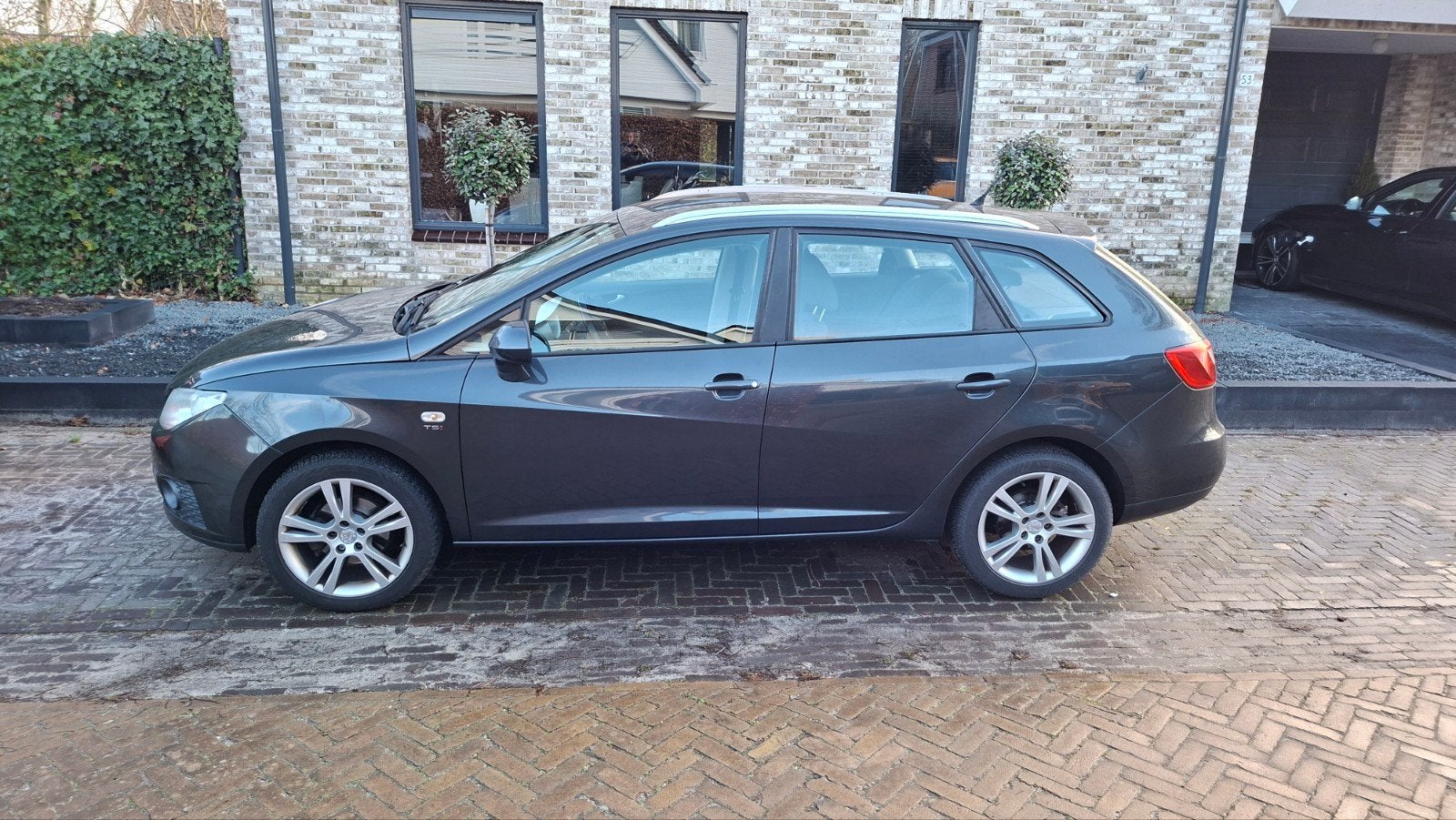 Seat Ibiza 1.2 TSI 77KW ST 2011 Grijs, Auto's, Voorwielaandrijving, 40 €/maand, 4 cilinders, Ibiza