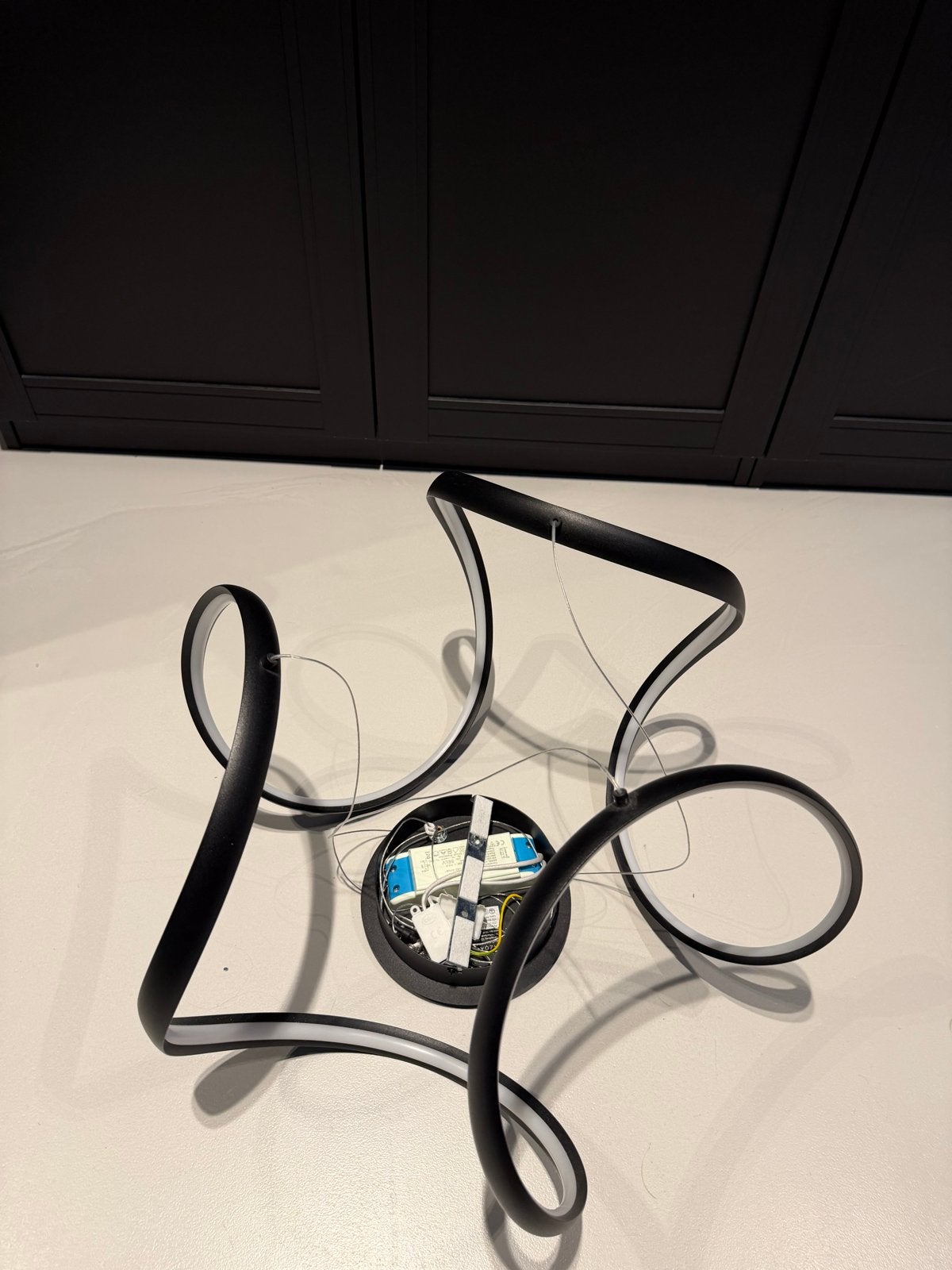 Moderne design hanglamp Rowana - Zwart, LED, Ophalen, Overige fittingen, Zo goed als nieuw, Overige materialen