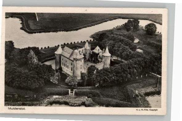 Muiden 2 oude KLM luchtfoto´s van Muiderslot jaren 30