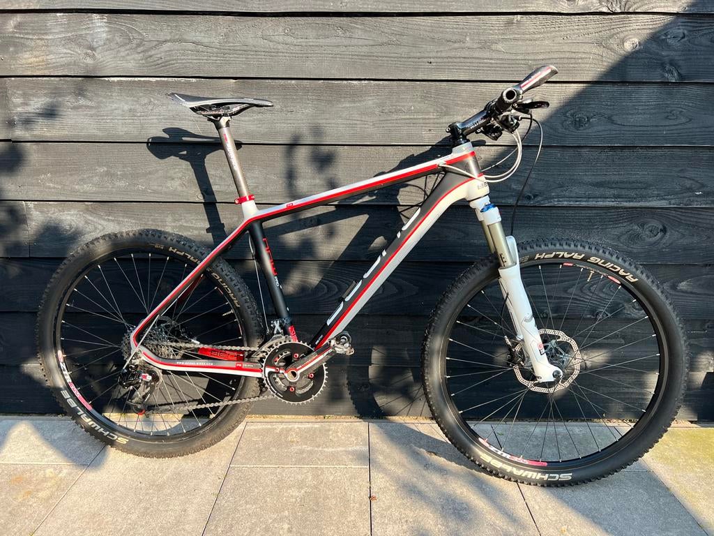 Beone Carbon mountainbike MTB, Fietsen en Brommers, Fietsonderdelen, Zo goed als nieuw, Zadel, Carbon, Mountainbike, Ophalen of Verzenden