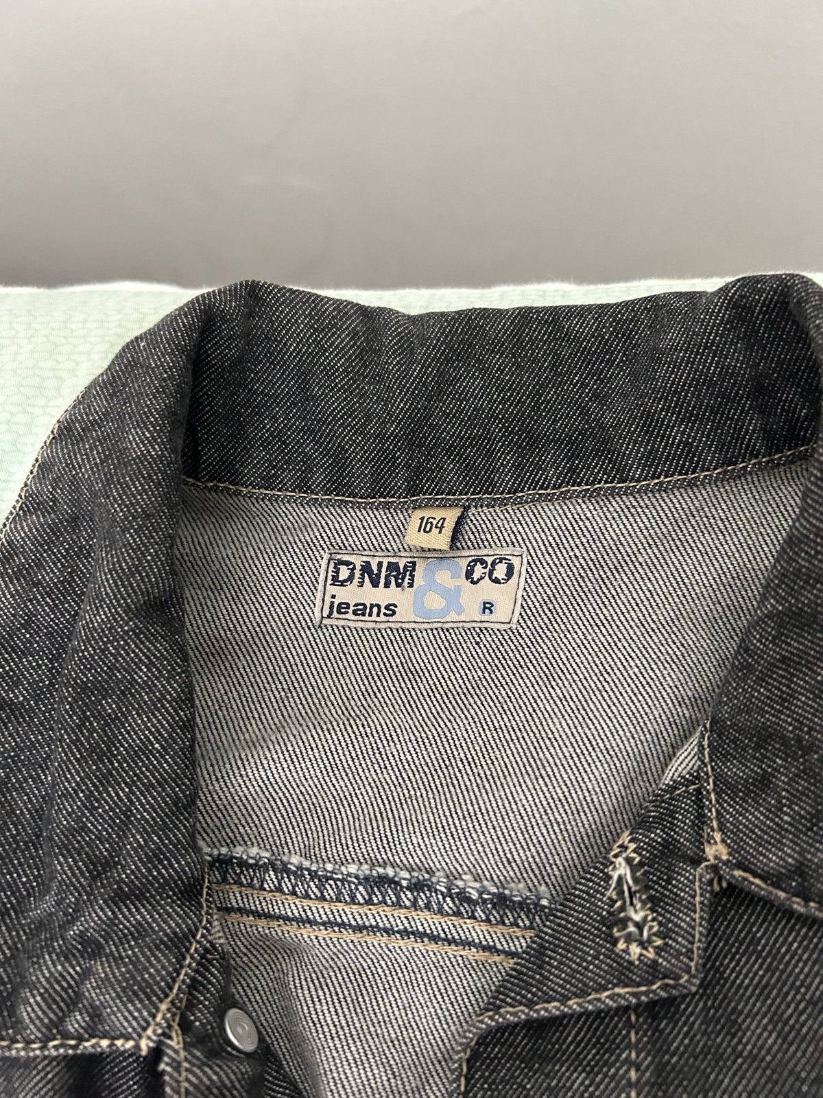 Zo goed als nieuwe spijkerjas en rode bodywarmer, Ophalen of Verzenden, Zo goed als nieuw, Maat 42/44 (L), Grijs