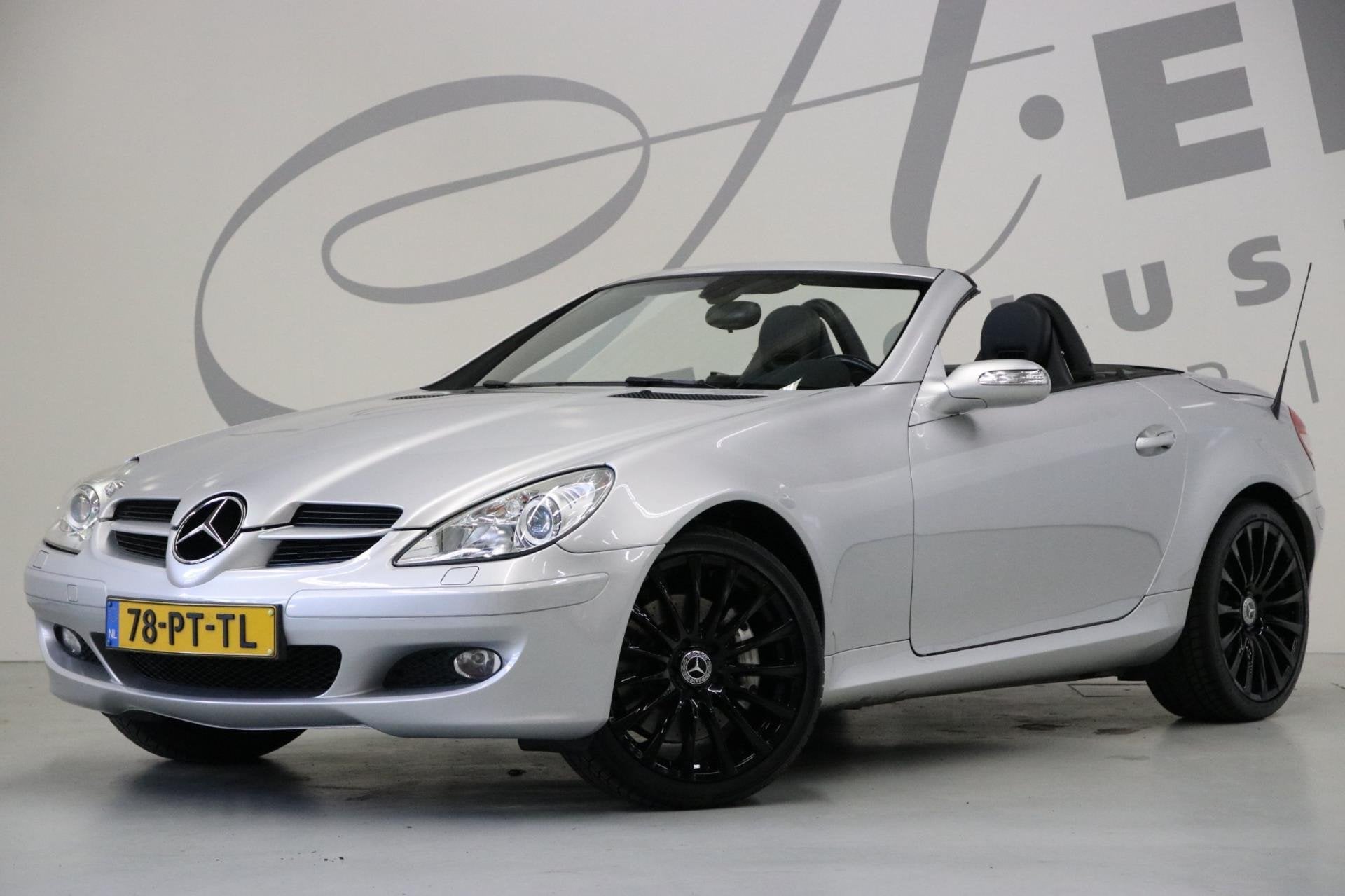 Mercedes-Benz SLK-klasse 350 V6/ Airscarf/ NAP/ Origineel NL, Achterwielaandrijving, Gebruikt, Zwart, Cabriolet