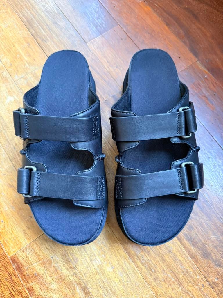UGG zwart leren slippers 39, Ophalen of Verzenden