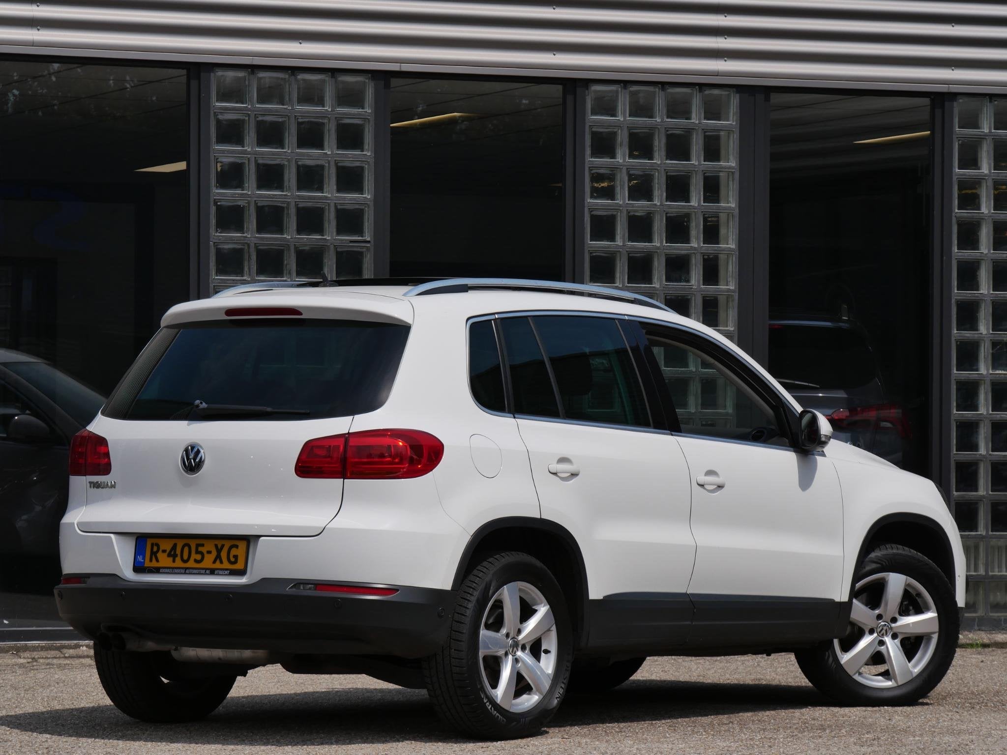 Volkswagen Tiguan 1.4TSi SPORT&STYLE/ PANORAMADAK/ NAVI/ ALL, Auto's, Volkswagen, Voorwielaandrijving, Euro 5, 15 km/l, Gebruikt