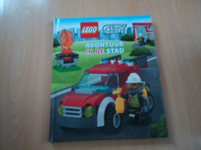 Lego City, avontuur in de stad, brandweer, brandweerman Ed, Ophalen of Verzenden, Zo goed als nieuw, Fictie algemeen