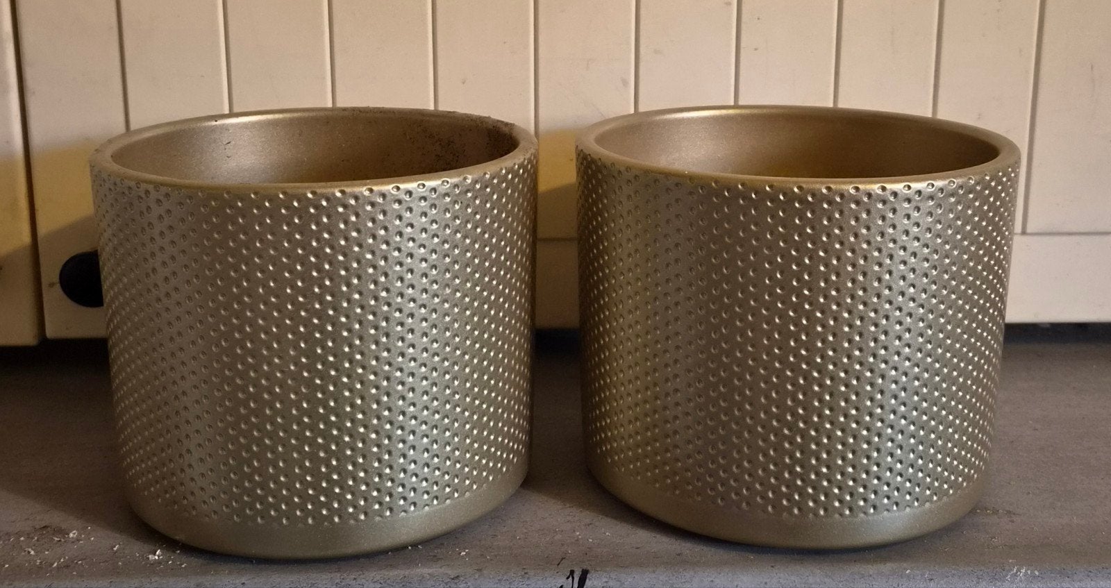 2 gouden bloempotten, Ophalen, Overige materialen, Rond, Binnen