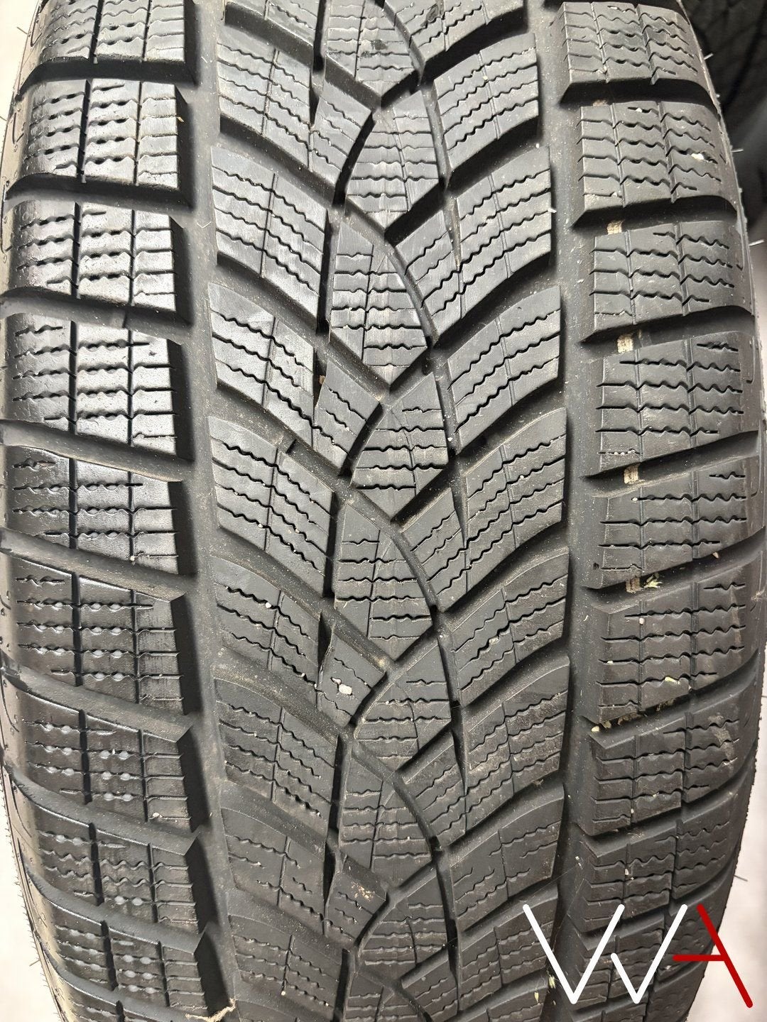 4x Goodyear Ultragrip 215/55 R18 winterbanden ID.3 Born V60, 18 inch, -, -, Banden en Velgen