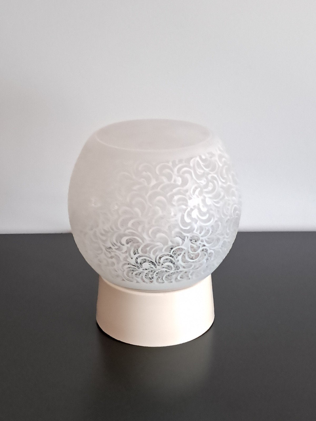 Vintage plafondlamp, kant-achtige kap, Corodex basis, Beige, Jaren 50, Plafondlamp, E27 (groot)