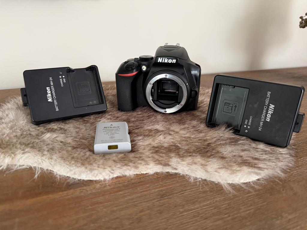 Nikon D3500 met slechts 12445 kliks, Ophalen of Verzenden, Zo goed als nieuw, Nikon, Geen optische zoom