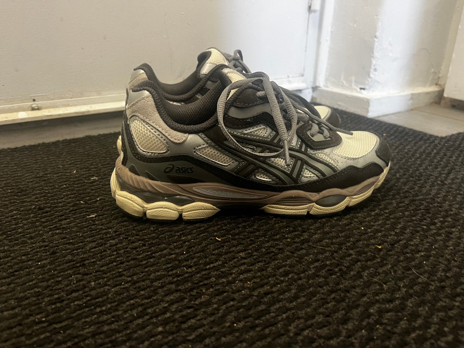 Asic nieuw maat 37, Ophalen of Verzenden, Zo goed als nieuw, Zwart, Sneakers of Gympen