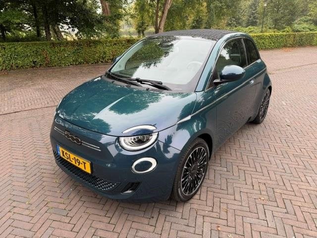 Fiat 500C Cabriolet BEV 42kWh LA PRIMA SOH 93%/Leer/Acarplay, Auto's, Gebruikt, 118 pk, Cabriolet, 4 stoelen