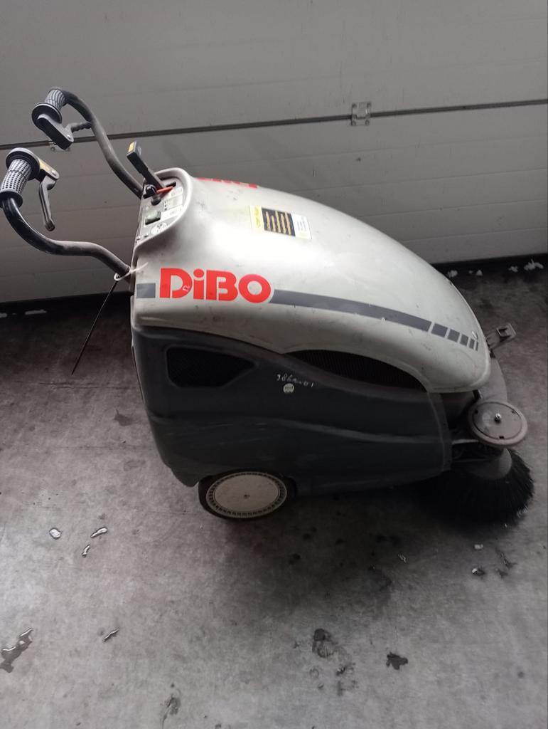 DIBO veegmachine, Ophalen, Gebruikt
