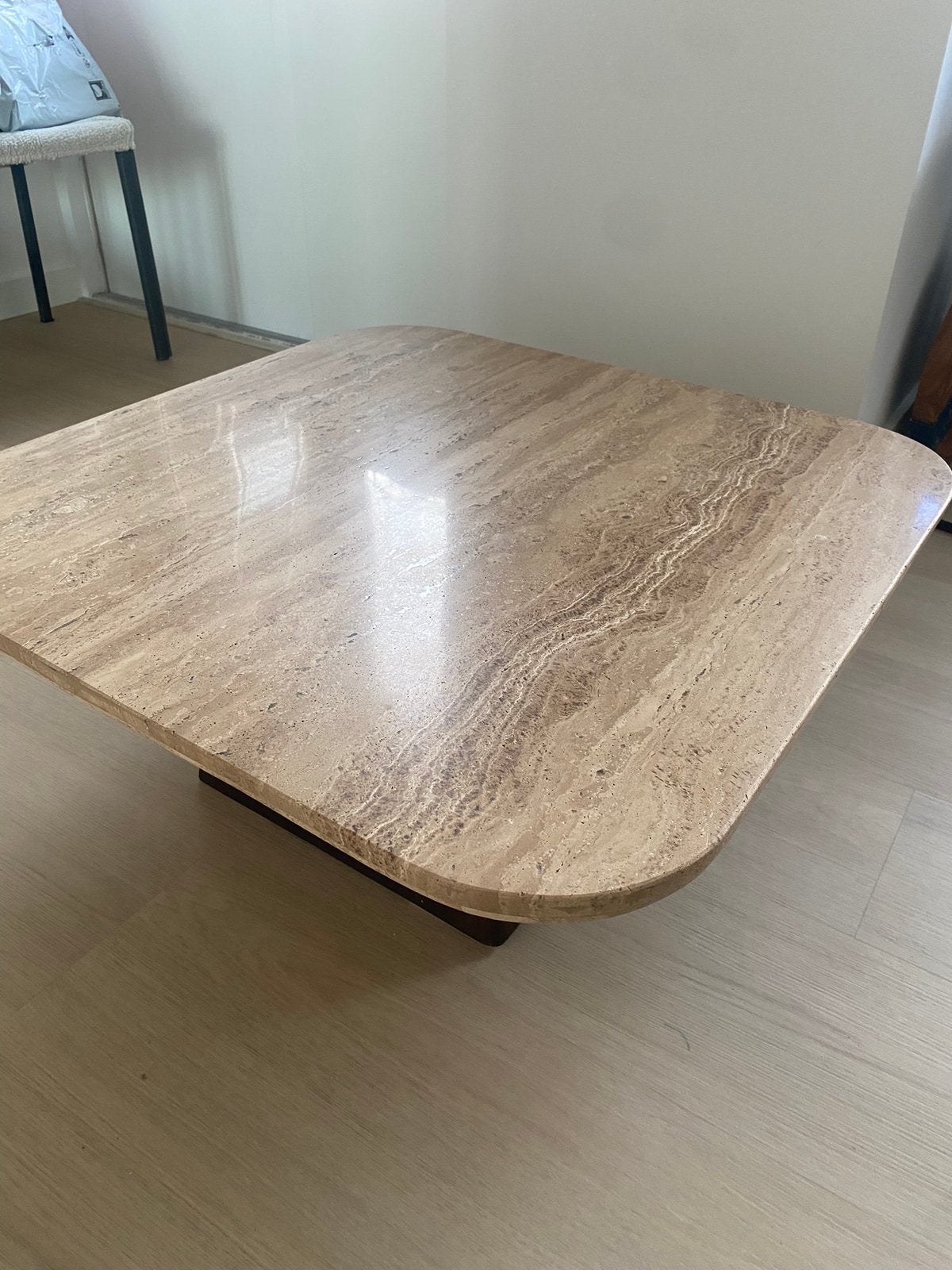 Valentino travertine salontafel, Huis en Inrichting, Tafels | Sidetables, Ophalen, Zo goed als nieuw, Vierkant, Overige materialen
