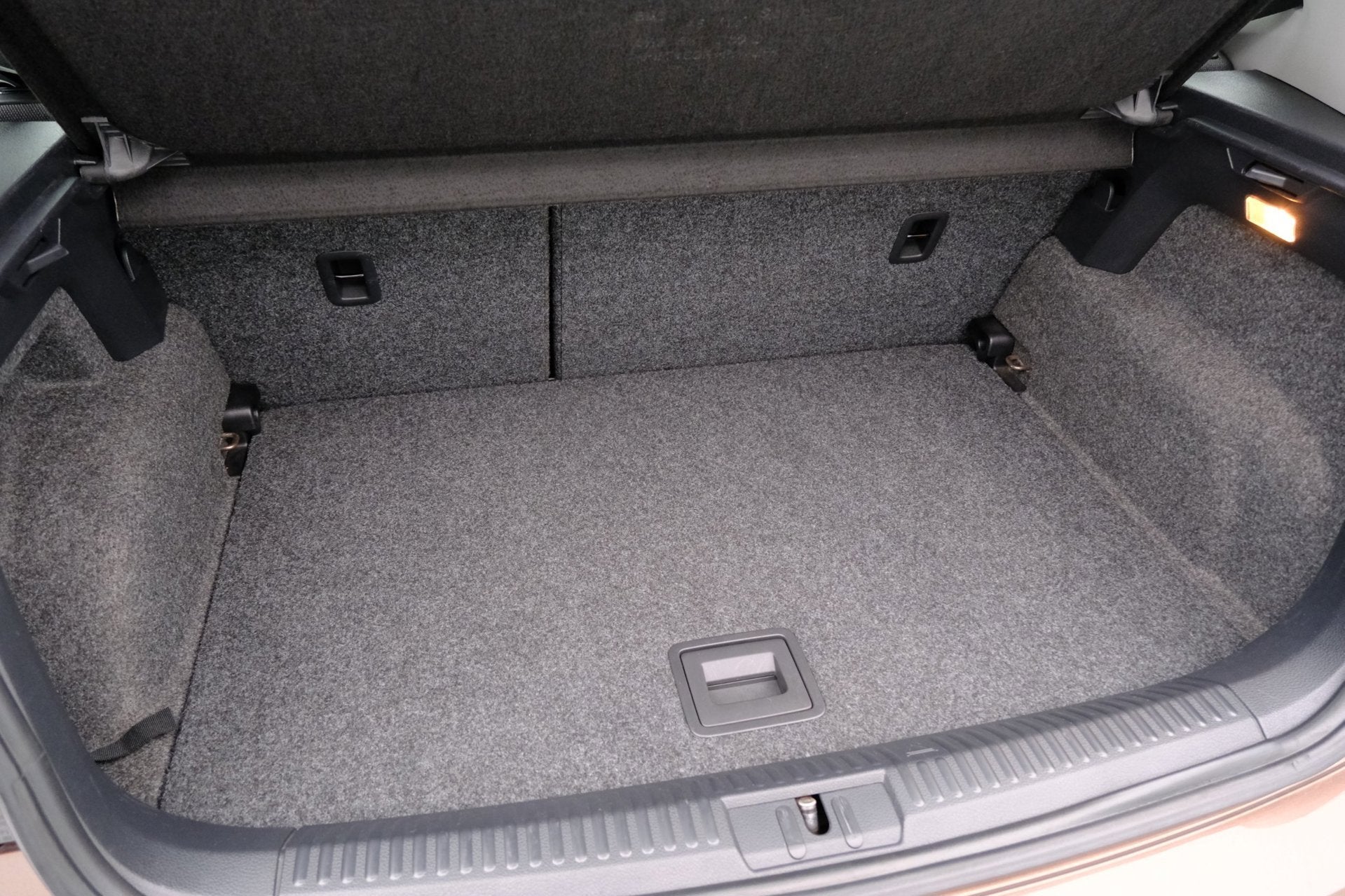 Foto 9 van Volkswagen Polo 1.2 TSI Comfortline 5-drs *63.000km!* Airco|