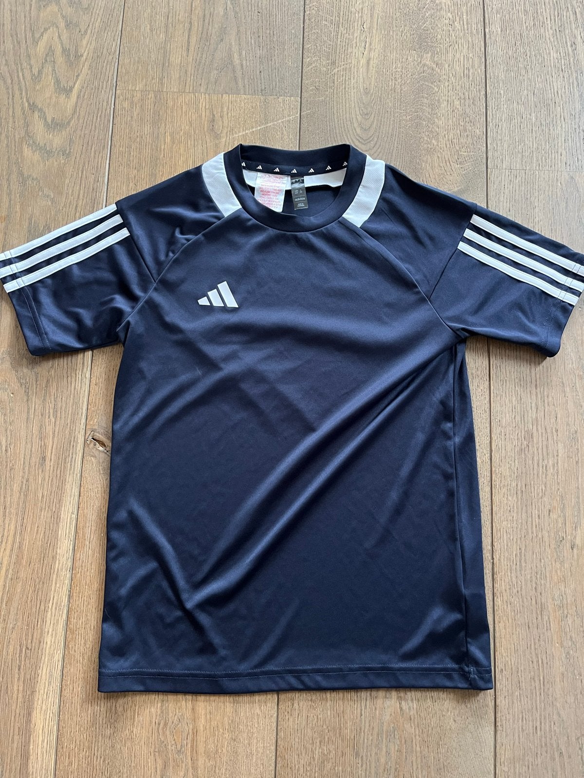 Adidas sportshirt  kids (152 valt klein), Ophalen of Verzenden, Zo goed als nieuw