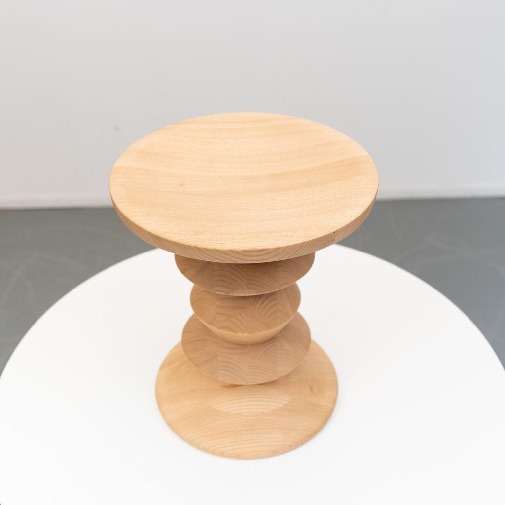 Vitra Eames Stool Krukje Kastanjehout (A), Niet ingevuld, Nieuw, Niet ingevuld, Niet ingevuld