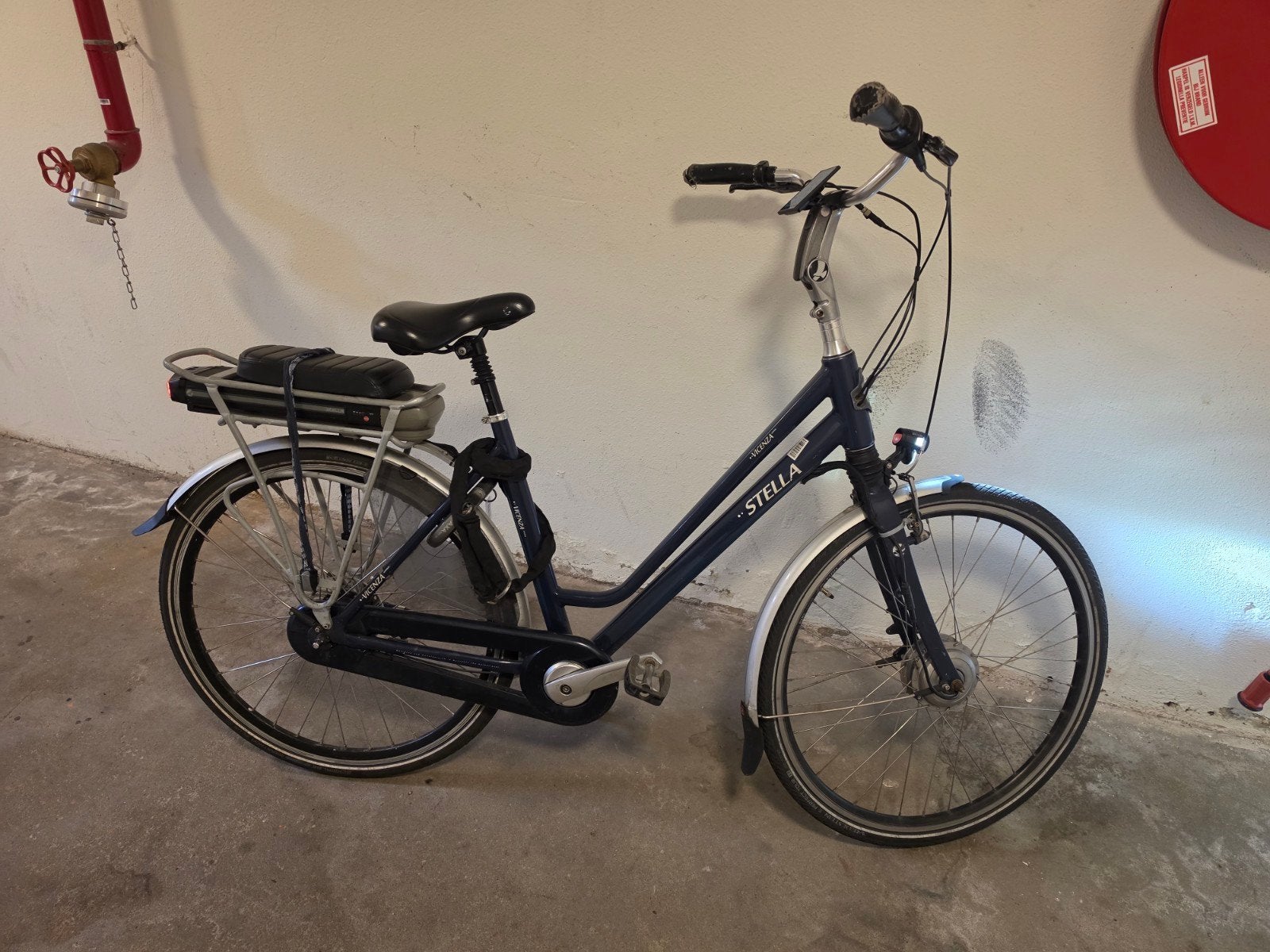Stella E-bike met lage instap, Fietsen en Brommers, Elektrische fietsen, Gebruikt, 51 tot 55 cm, 30 tot 50 km per accu, Ophalen