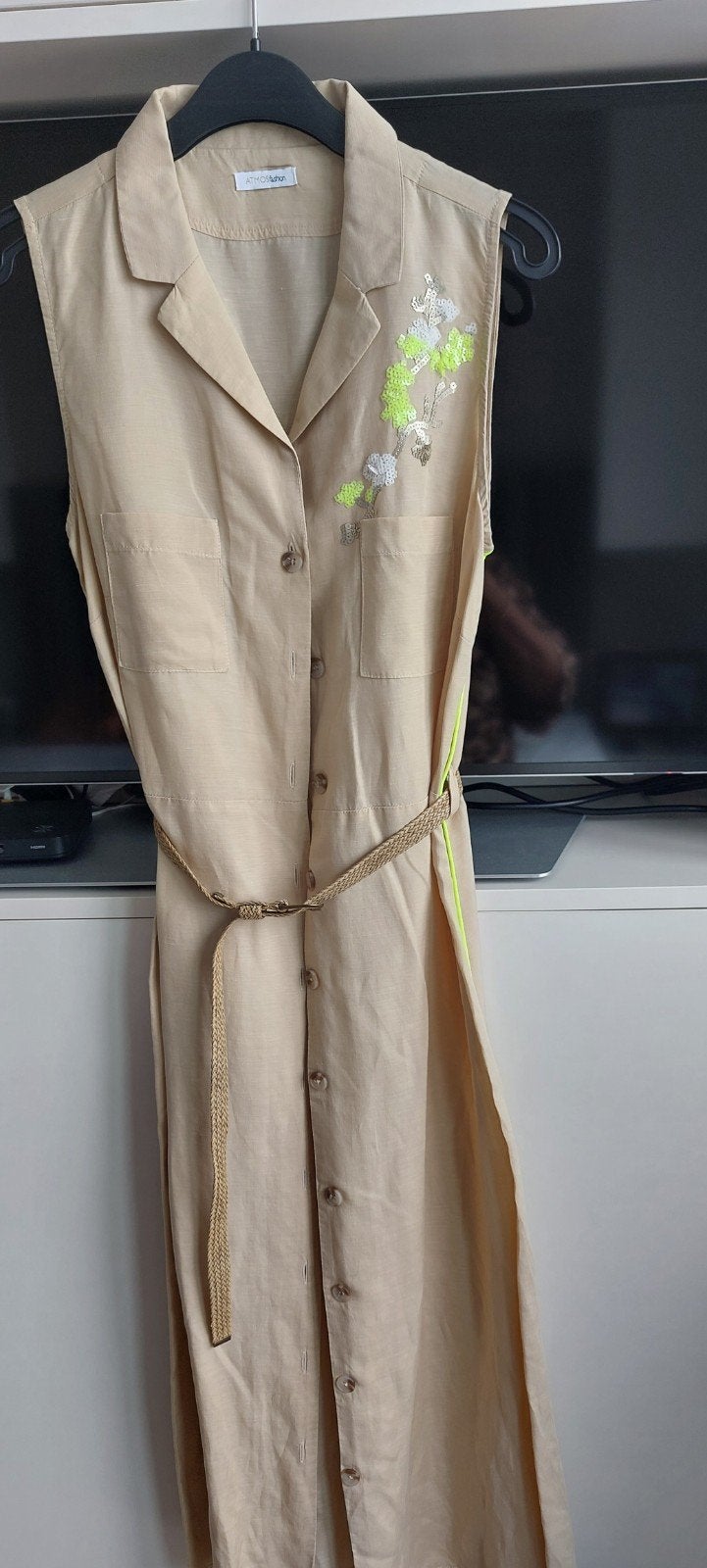 Jurk maat 36 beige, Beige, Atmos fashion, Ophalen of Verzenden, Zo goed als nieuw
