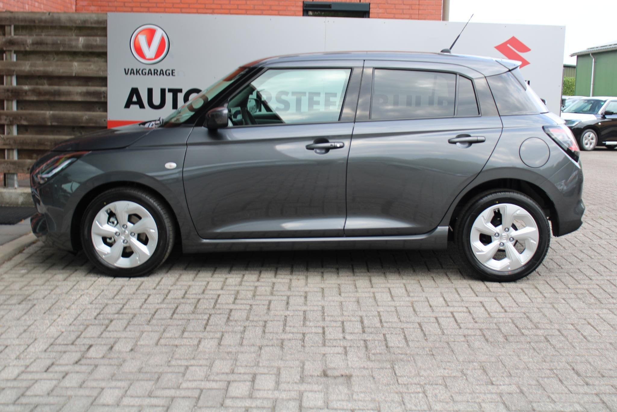 Suzuki Swift 1.2 Select Smart Hybrid incl 2000 euro korting, Auto's, 12 maanden, Stof, Euro 6, 82 pk