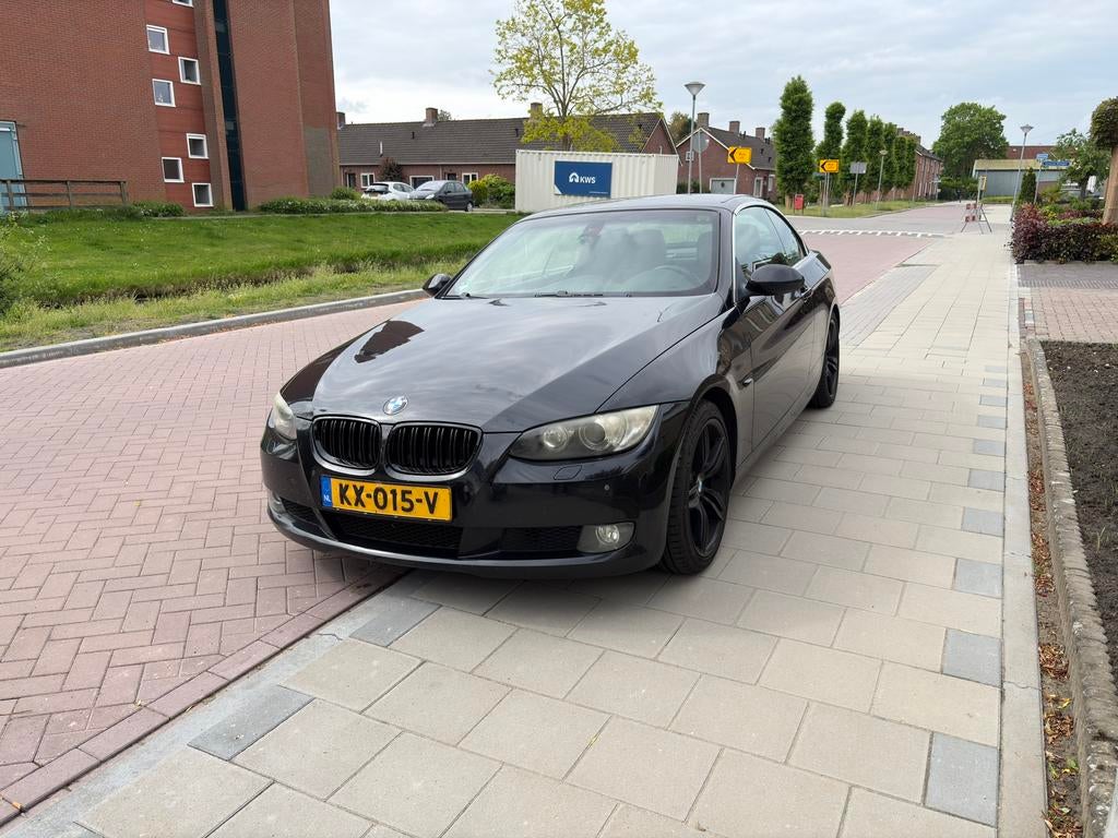 BMW 3-Serie 3.0 D 330 Cabrio AUT 2007 Zwart, Automaat, Achterwielaandrijving, 1800 kg, Zwart