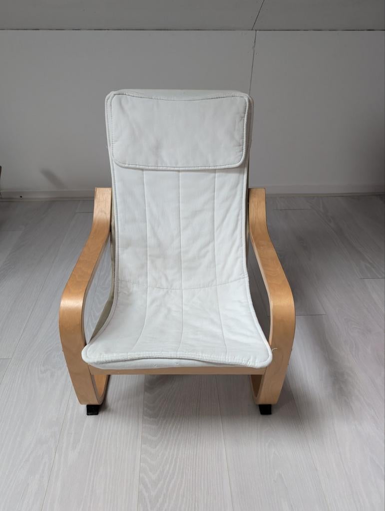 Witte stoel met houten frame, Ophalen