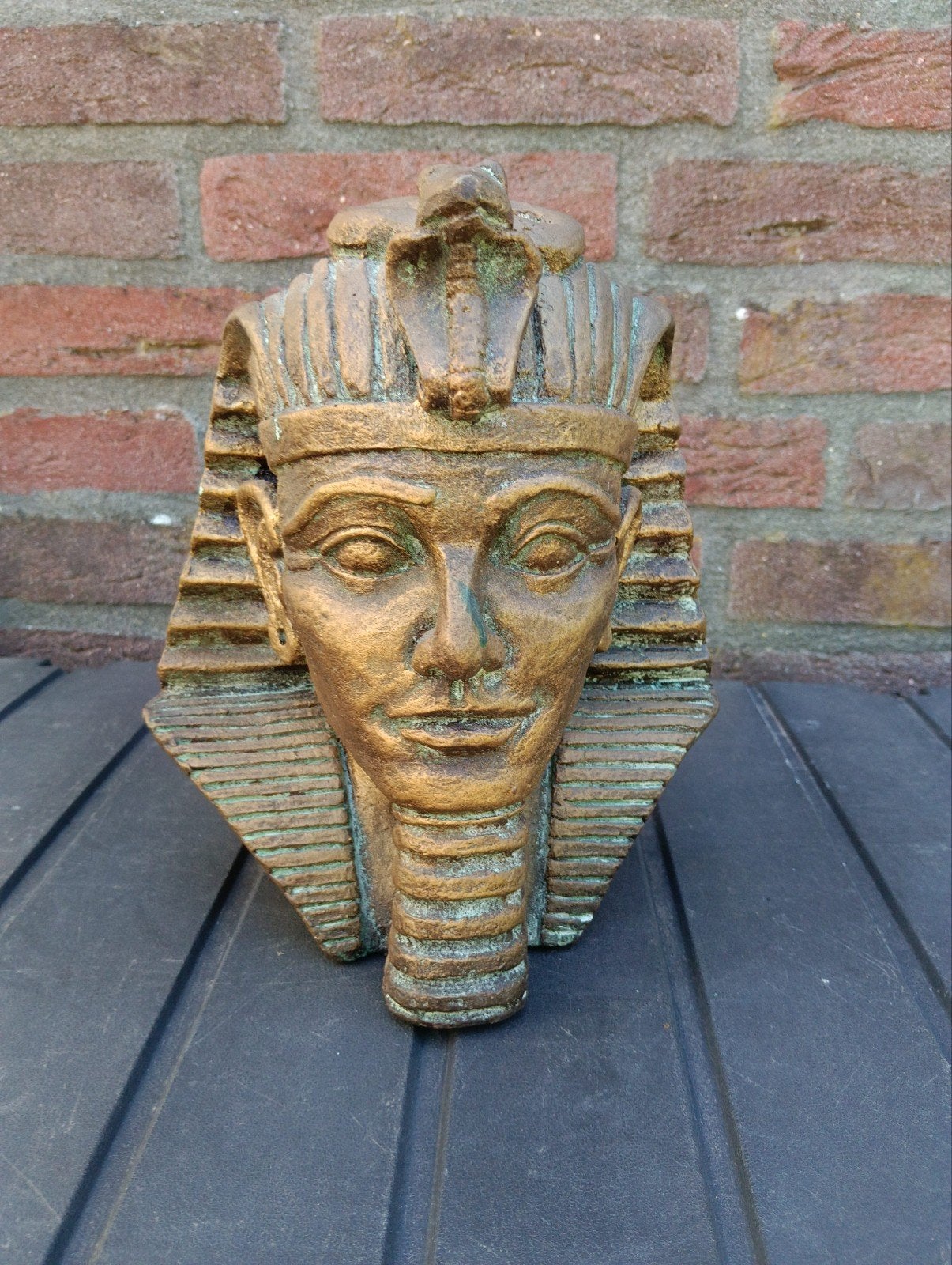 Zwaar beeld van  Toetanchamon, Antiek en Kunst, Buste, Ophalen of Verzenden, Gepatineerd, 20 - 50 cm