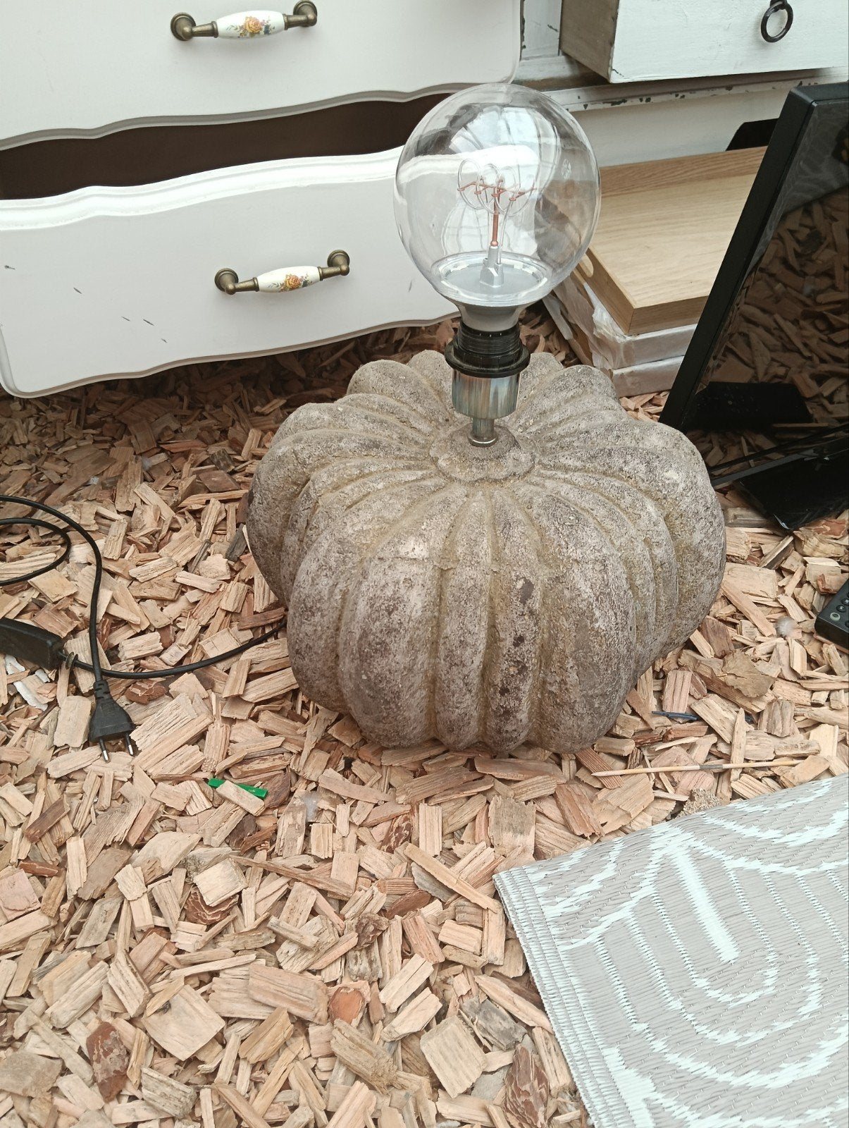 Unieke stenen lamp in pompoen design, Gebruikt, Ophalen of Verzenden, Landelijk, Grijs