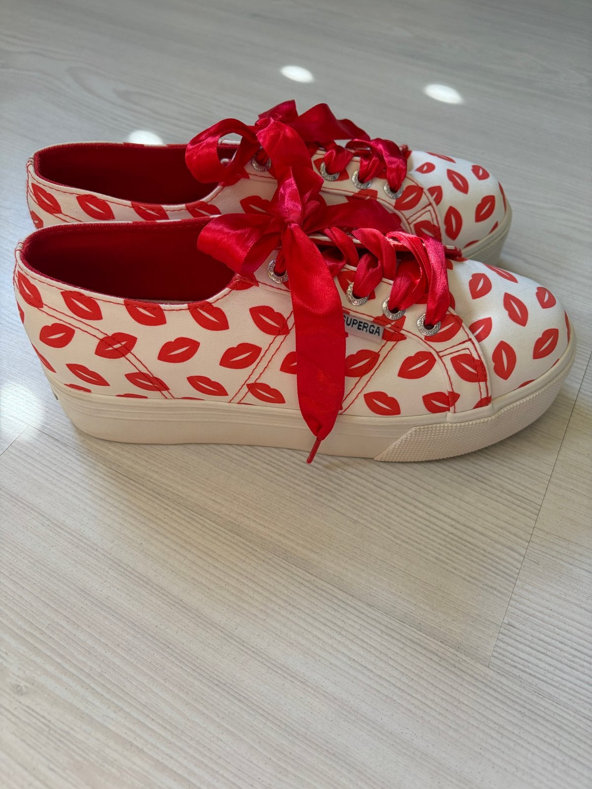 Superga x Lizzy platform sneakers - maat 38, Wit, Nieuw, Ophalen of Verzenden, Sneakers of Gympen