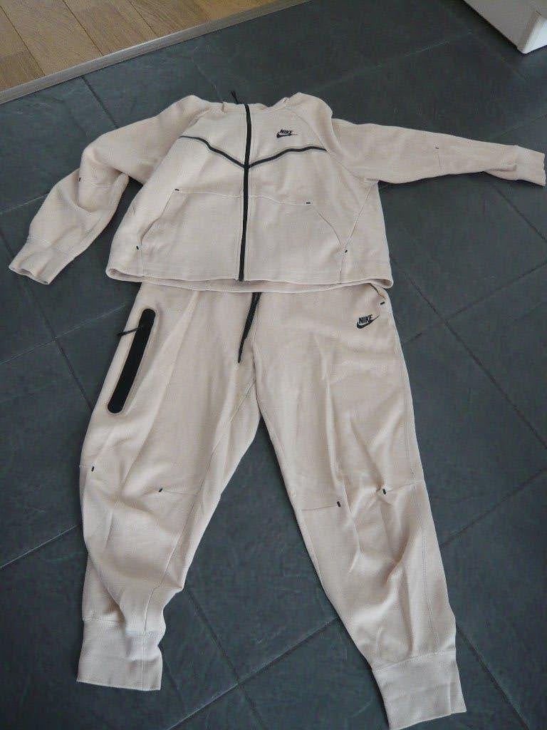 Nike Techpak, maat M, Maat 38/40 (M), Beige, Overige typen, Nike