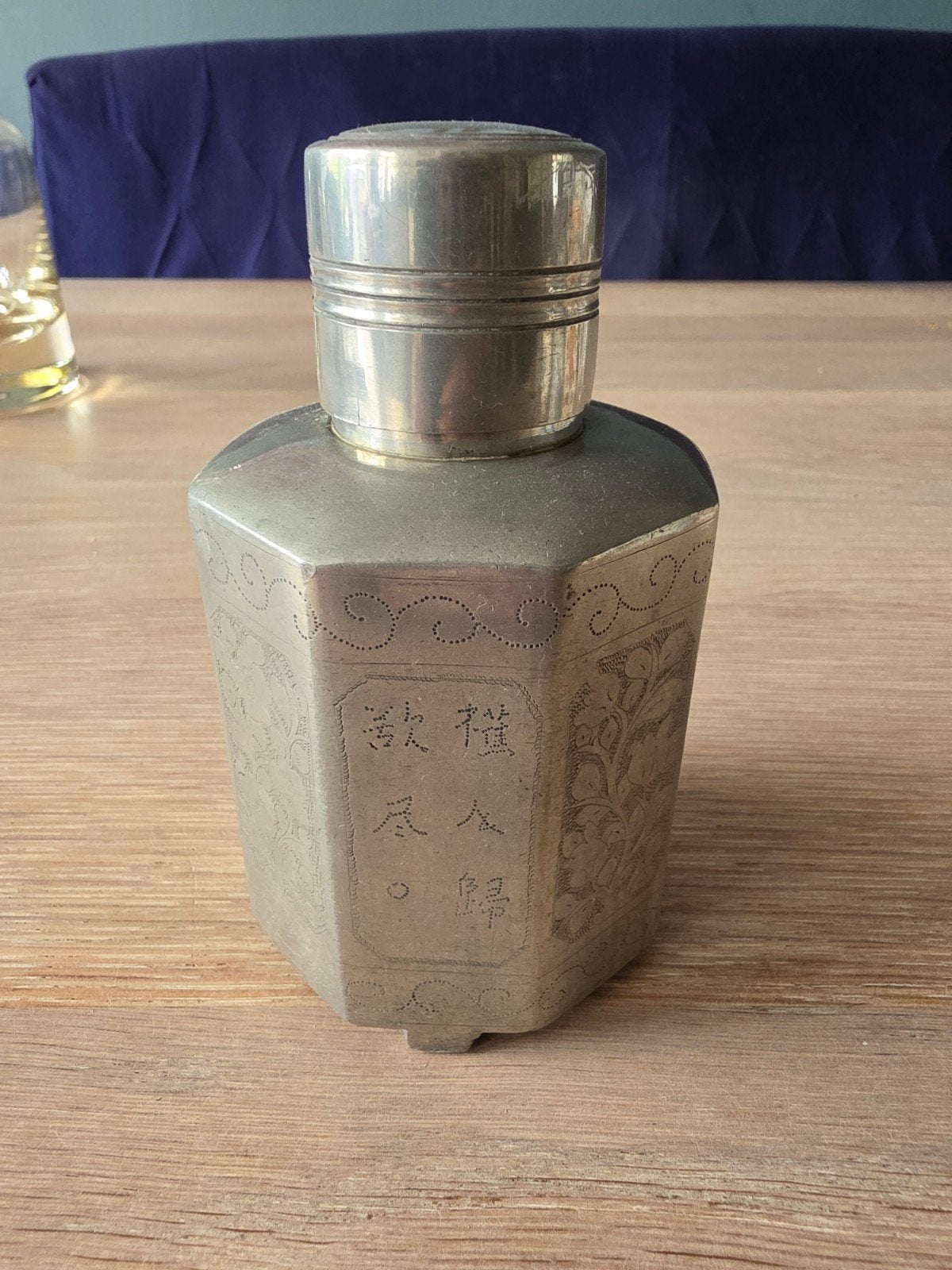 Antieke Chinese tinnen theebus met gravures, Ophalen of Verzenden