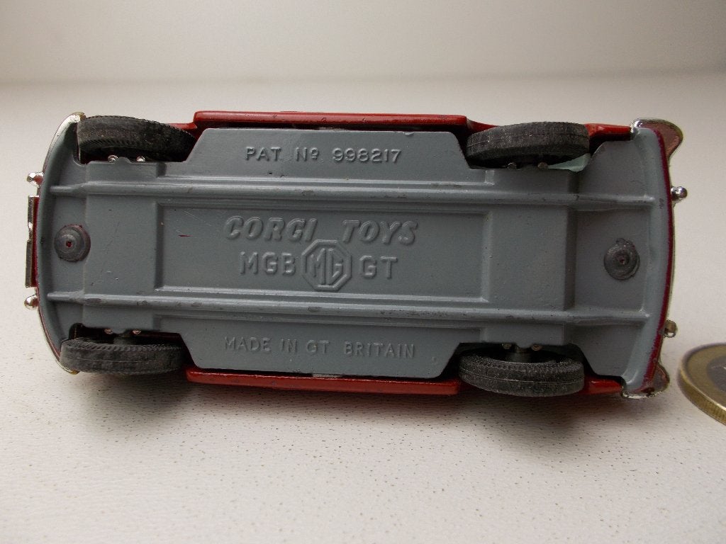 1967 Corgi Toys 327 MGB-GT In goede staat! (-A-), Ophalen of Verzenden, Zo goed als nieuw, Auto, Corgi