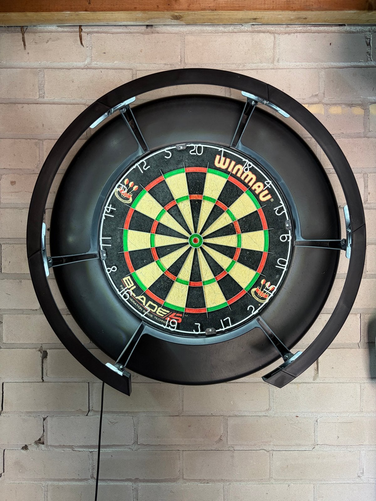 Winmau Blade 5 dartbord met lichtring en scorebord, Verzenden, Gebruikt, Dartbord, Elektronisch