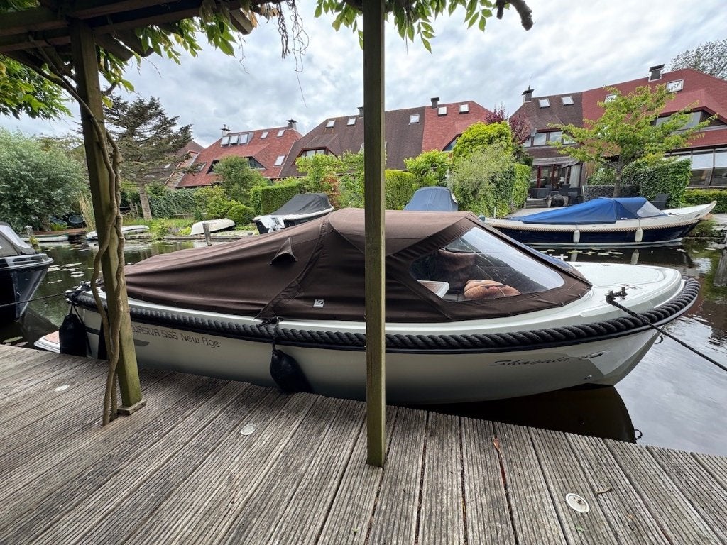 Corsiva 565 New Age sloep - met Suzuki 20HP motor, Ophalen, Overige typen, Rondzit, Zo goed als nieuw
